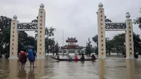 Kota kuno Hue di Vietnam. "Banjir di mana-mana", kata seorang penduduk kepada AFP. (Hai Duong / AFP)