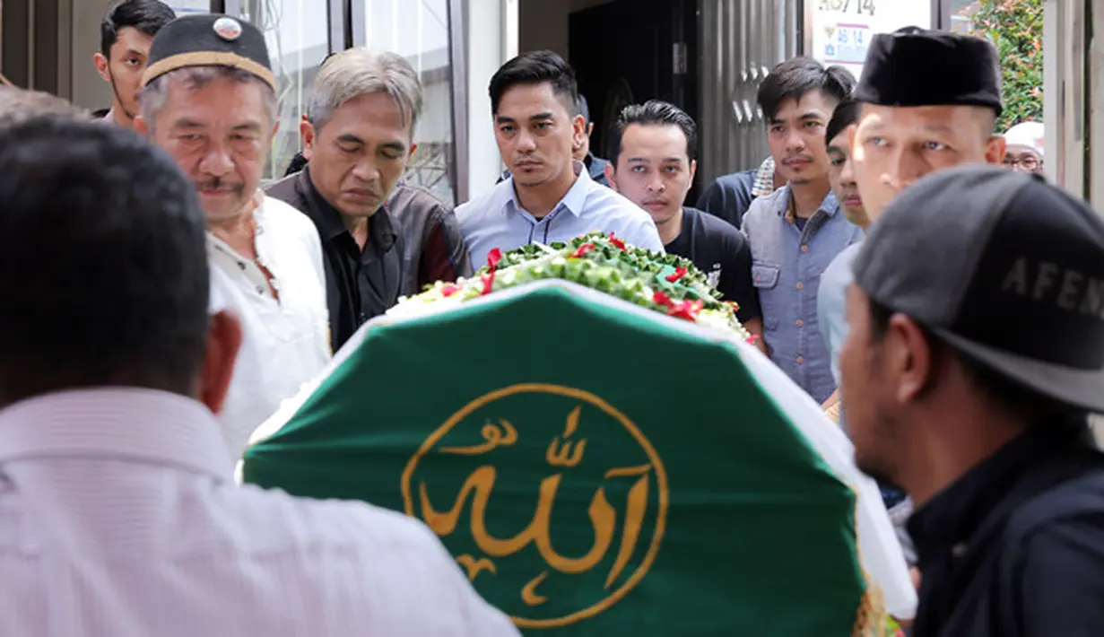 [Bintang] Pemakaman Ayah Enda Ungu