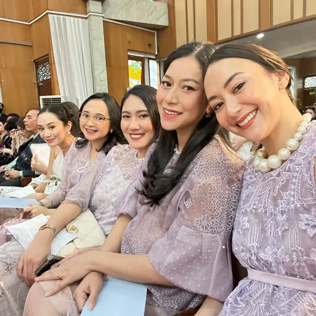 Didampingi Para Sahabat, Ini 6 Potret Bridesmaid Pernikahan Jessica Mila
