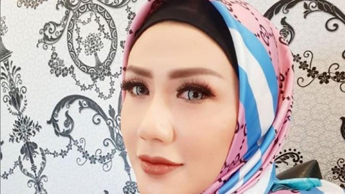 Pembuluh Darah Mata Rey Utami Pecah karena Terlalu Banyak Nangis