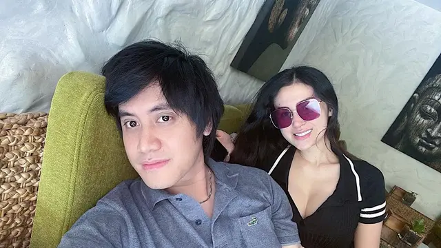 7 Momen Mesra Kevin Aprilio dan Vicy Setelah Menikah, Tidur di Pelukan Suami