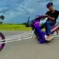 10 Modifikasi Motor Balap Ini Nyeleneh Banget, Pembalap Tepuk Jidat (sumber: Twitter/melihatlihat)