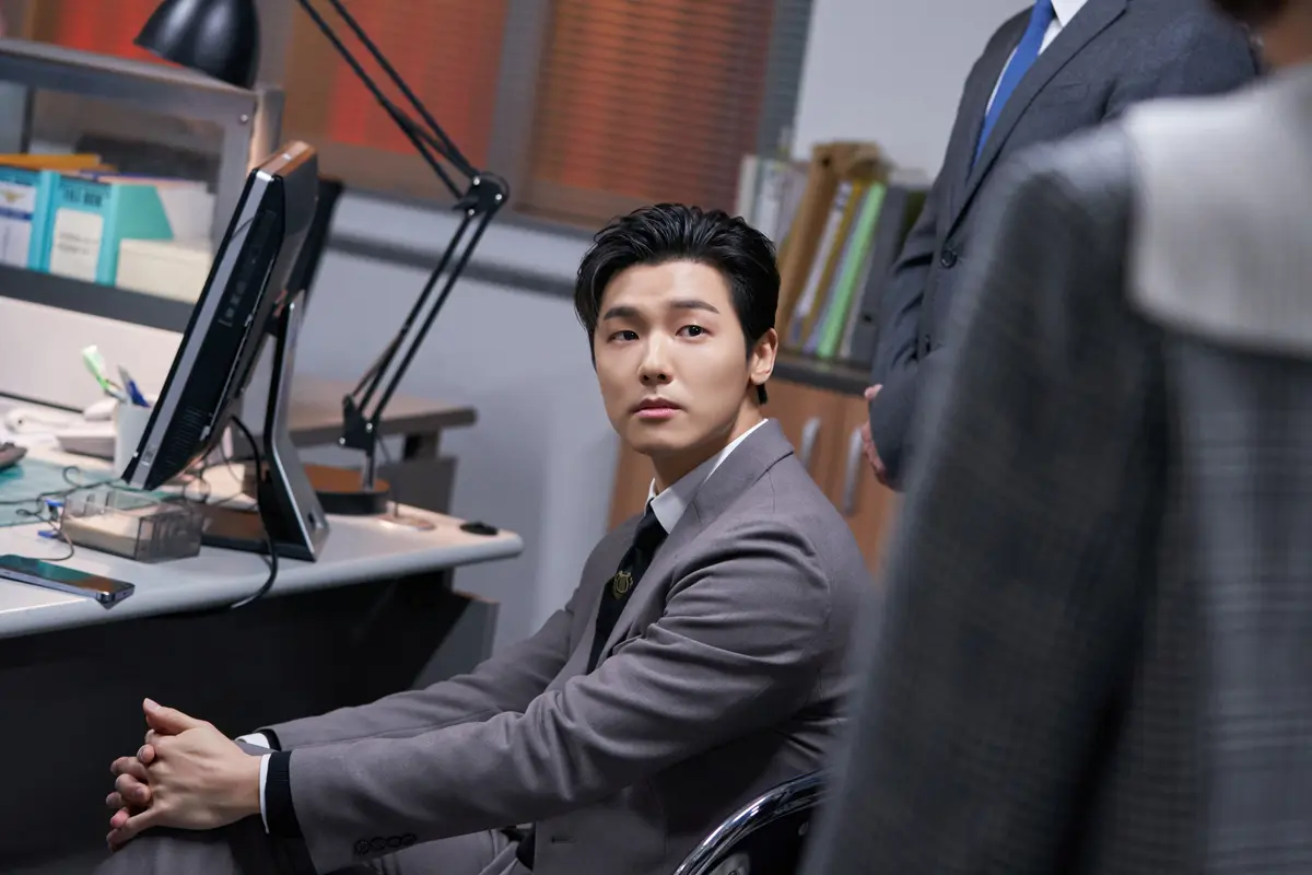 Kang Min Hyuk di serial drama Korea Celebrity. (Foto: Kim In Han/Netflix)