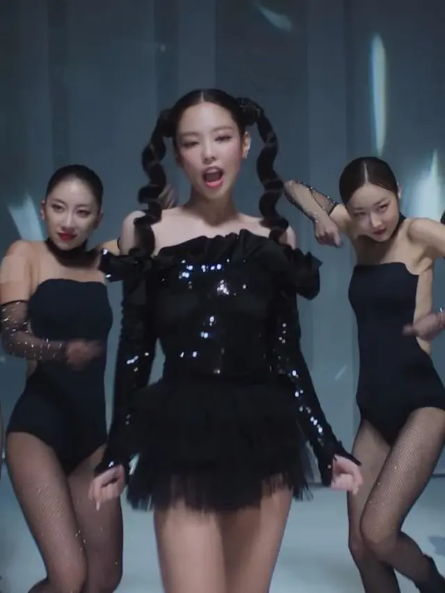 Jennie Blackpink baru saja merilis lagu terbarunya yang berjudul “You and Me