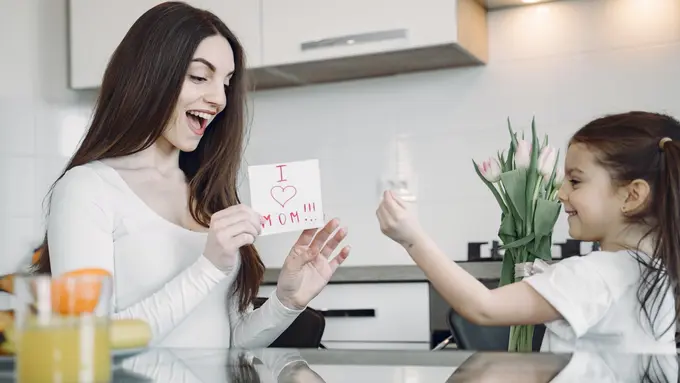 Ilustrasi Hari Ibu, ibu dan anak