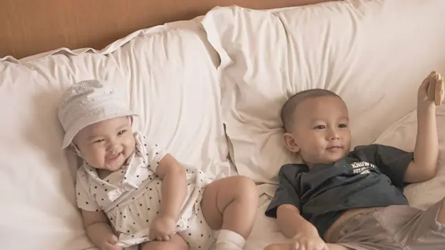 Segera Dikaruniai Adik, Ini 6 Potret Gemas Anak Fandy Christian dan Dahlia Poland