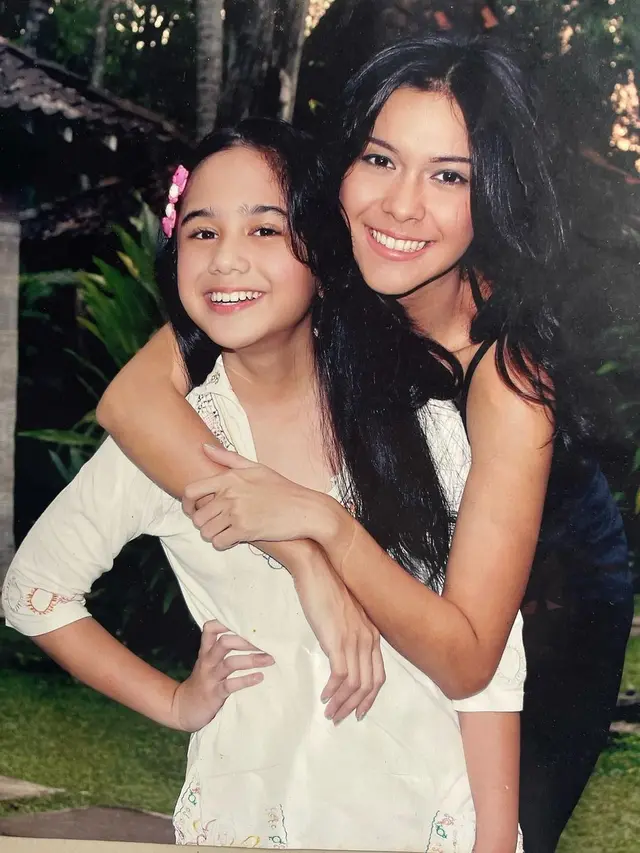 Tissa Biani unggah foto jadul bareng Nana Mirdad