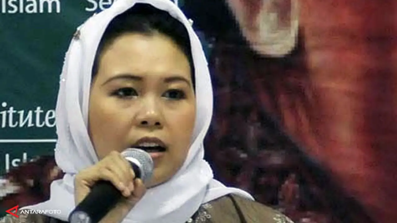 yenni-wahid130407b.jpg