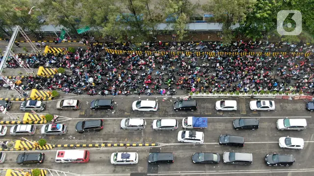Pantauan Udara Ribuan Pemudik Motor di Merak