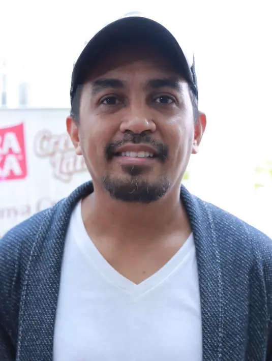 Kebanggaan bagi musisi ini, karena Angga mengambil lagu-lagunya yang tidak hits. Suatu pencapaian yang membanggakan bisa bekerja sama dengan orang sama visi dan hatinya. (Galih W Satria/Bintang.com)
