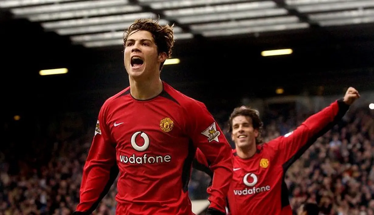 Ekspresi Cristian Ronaldo saat merayakan gol yang dicetaknya dalam Piala FA, 14 Februari 2004. (AFP/Steve Parkin)
