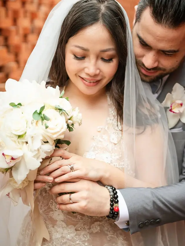 7 Potret Detail Pernikahan Chef Marinka dan Peter Lutfing, Penuh Kebahagiaan