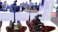 Robot perang Tiongkok. Kredit: Telegraph/Neil Connor