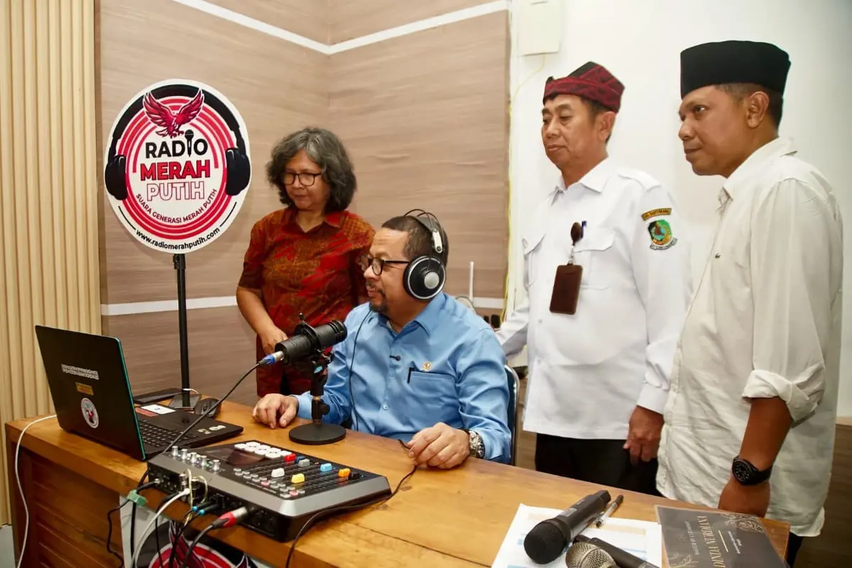 Kepala Bakom RI Muhammad Qodari meluncurkan radio resmikan Radio KDKMP.