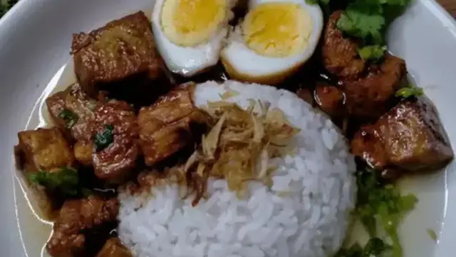 Resep nasi bakmoy tahu ayam. (dok. Cookpad @DeeDee_Rasuan)