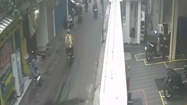 Tawuran brutal antar pelajar pecah di Jalan Tawakal Raya, RW 09, Tomang, Grogol Petamburan.
