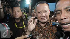 Sekretaris Mahkamah Agung (MA) Nurhadi Abdurrachman usai memenuhi panggilan KPK di gedung KPK, Jakarta, Selasa (24/5). Nurhadi sempat mangkir dari panggilan KPK untuk diperiksa sebagai saksi. (Liputan6.com/Helmi Afandi)