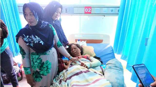 Lansia Asal Konawe, Pingsan di Atas Bara Api