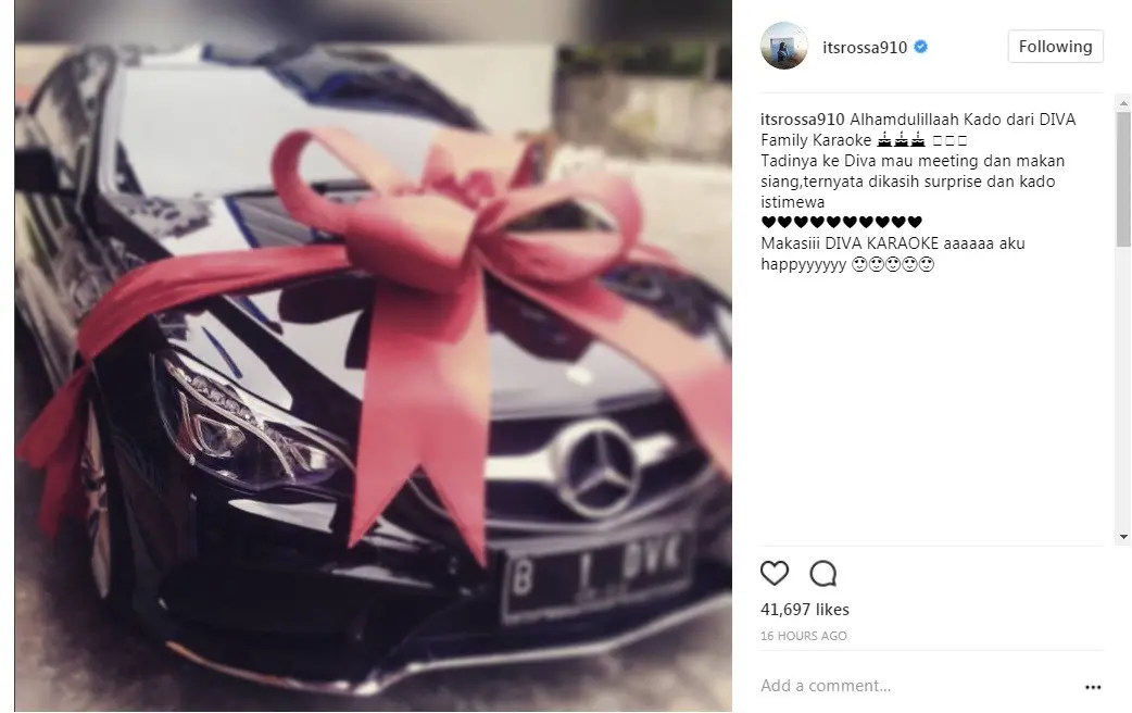 Rossa dapat hadiah mobil mewah, dari siapa? (Foto: Instagram)