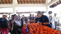 Menteri Perdagangan Zulkifli Hasan meninjau pelaksanaan pasar murah di Buleleng dan Denpasar, Bali.