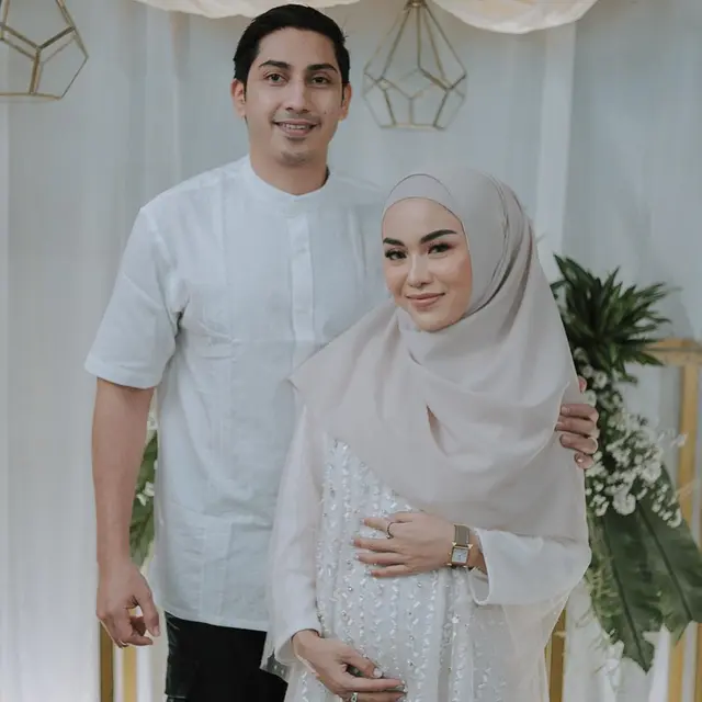 6 Potret Medina Zein Azhari, Adik Ipar Ayu Azhari yang Baru Malahirkan