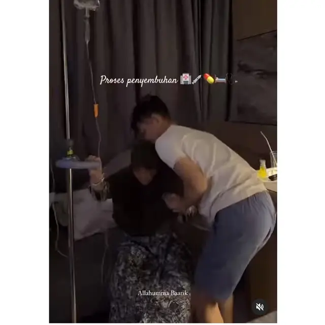 6 Potret Aktivitas Larissa Chou di RS Usai Lahiran, Ikram Rosadi Suami Siaga