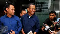 Dahlan Iskan memenuhi panggilan penyidik pidana khusus Kejaksaan Agung, Jakarta, Rabu (17/6/2015). Dahlan diperiksa sebagai saksi kasus dugaan korupsi pengadaan 16 mobil listrik di 3 perusahaan milik BUMN senilai Rp32 miliar. (Liputan6.com/Yoppy Renato)