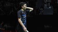 Tunggal Taiwan, Chou Tien Chen, saat melawan wakil Indonesia, Anthony Ginting, pada laga semifinal Indonesia Masters 2018 di Istora Senayan, Sabtu (27/1/2018). Anthony Ginting menang 21-16, 13-21, dan 21-12. (Bola.com/M Iqbal Ichsan)