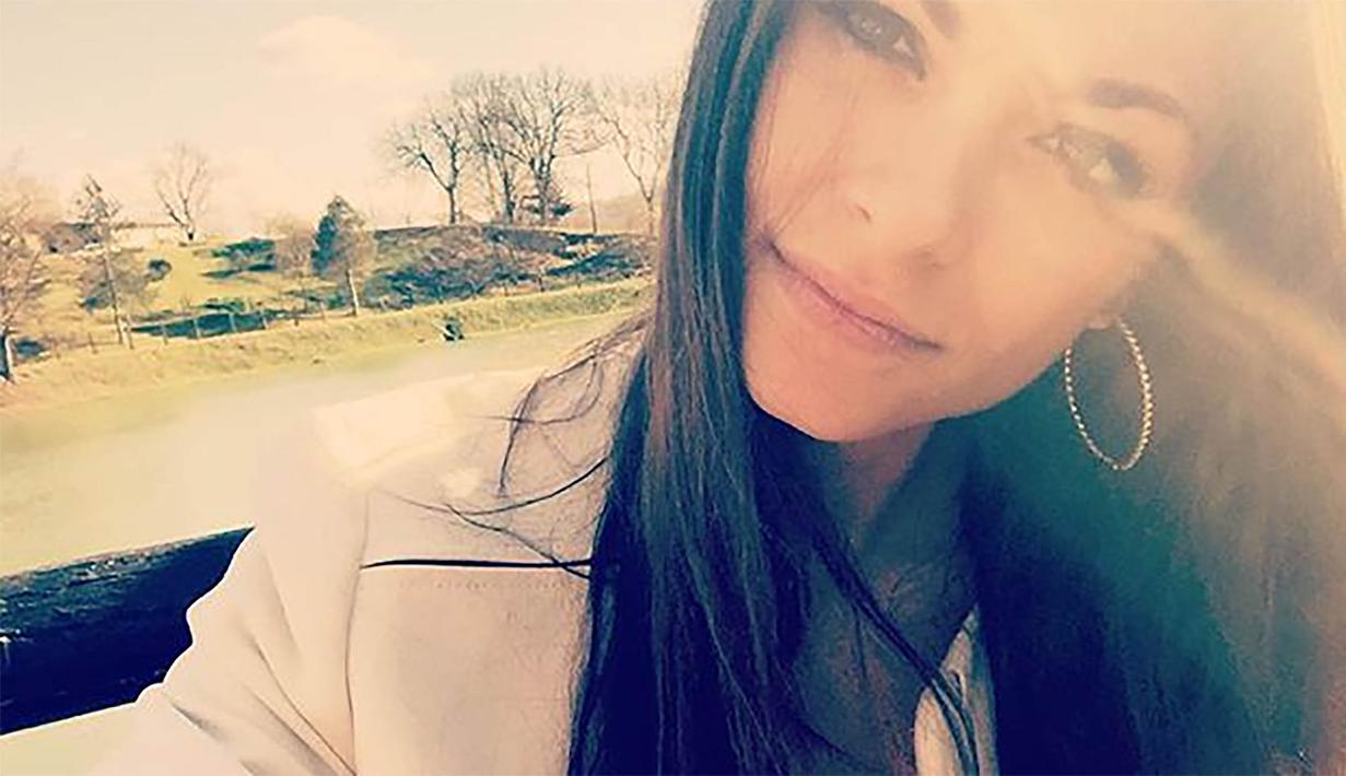 Linda Morselli berkenalan dengan Valentino Rossi saat menjadi umbrella girl di GP San Marino 2008 lalu. (Instagram)