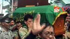 Saat ini jenazah Gesang Martohartono disemayamkan di Balaikota Surakarta, Jawa Tengah. Jenazah Gesang akan disemayamkan hingga pukul 14.00 WIB, dan akan dimakamkan di pemakaman keluarga Pracimoloyo, Pajang, Surakarta.