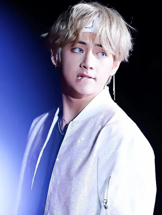 Tentu saja prestasi yang diraih oleh V BTS ini membuat para ARMY menjadi bangga. (Foto: instagram.com/bts_v)