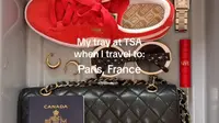 Tren "airport tray aesthetic" yang viral di TikTok menunjukkan barang-barang pribadi yang ditata sedemikian rupa agar terlihat "aesthetic". (TikTok/vickirutwind)