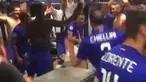 Para pemain Juventus berpesta di ruang ganti setelah berhasil melaju ke final Liga Champions dengan menahan imbang Real Madrid 1-1 di leg kedua semifinal Liga Champions yang berlangsung di Stadion Santiago Bernabeu, Madrid, Spanyol. Rabu (13/5). Juve...