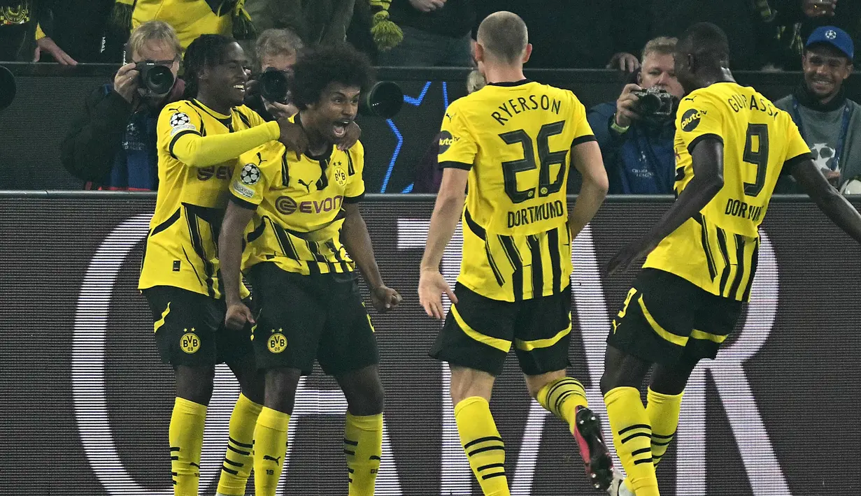 Tiga gol Karim Adeyemi pada menit ke-11, 29 dan 42 mempertebal keunggulan Borussia Dortmund. (INA FASSBENDER/AFP)