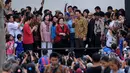 Gubernur DKI Jakarta Basuki Tjahaja Purnama (Ahok) ditemani Megawati dan Veronica Tan saat menghadiri peresmian RTH dan RPTRA Kalijodo di Jakarta, Rabu (22/2). (Liputan6.com/Gempur M Surya)