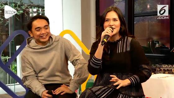 VIDEO: Raisa Rekaman Single Baru sambil Makan Rujak