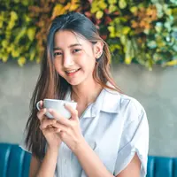 ilustrasi perempuan imut tersenyum/anon_tae/Shutterstock