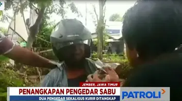 Polisi yang menghentikan motor pelaku lalu melakukan penggeledahan. Hasilnya, satu paket sabu-sabu siap pakai ditemukan.