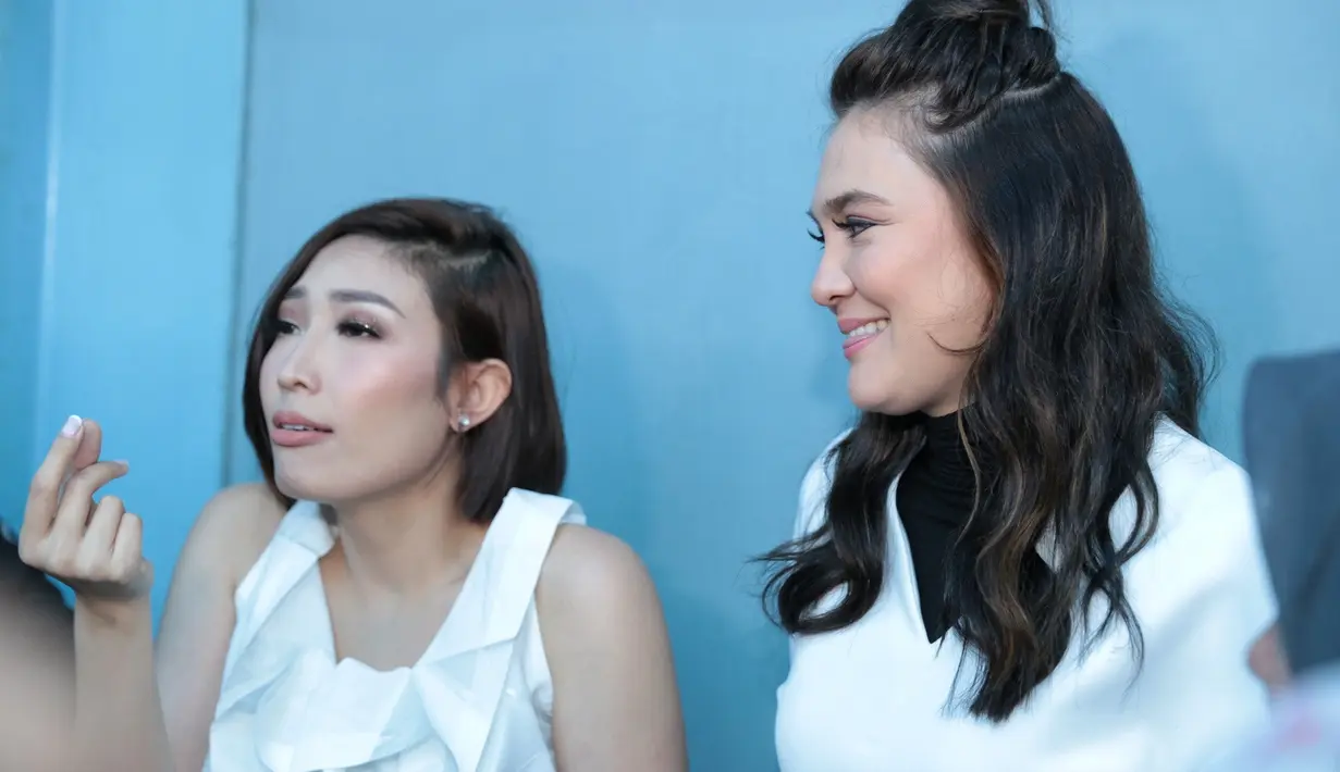 Luna seringkali dijadikan tempat curhat urusan pernikahan. Hal ini disebabkan karena  ia banyak berteman dengan orang-orang yang sudah menikah, meskipun dirinya belum. (Adrian Putra/Bintang.com)