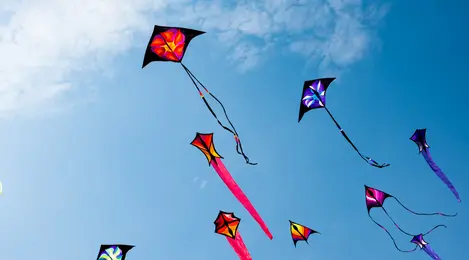 7 Arti Mimpi Layangan Putus Yang Sering Dikaitkan Dengan Keretakan Rumah  Tangga - Lifestyle Fimela.com