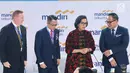 Menkeu Sri Mulyani (kedua kanan), Dirut Bank Mandiri Kartika Wirjoatmodjo (kanan), Dirut Mandiri Sekuritas Silvano Rumantir dan Global Strategist Jefferies Sean Darby (kiri) dalam Mandiri Investment Forum di Jakarta, Rabu (7/2).(Liputan6.com/Angga Yuniar)