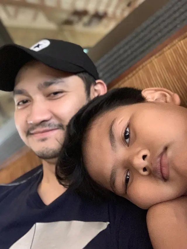 Angga Wijaya Beri Pesan untuk Anak Dewi Perssik, Banjir Doa Agar Bersatu Kembali