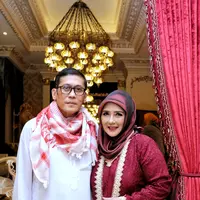 Mereka sama-sama gagal membina rumah tangga.  Kondisi itu pula yang membuat Yatie  tak ingin main-main lagi dengan urusan percintaan. Ia tak ingin hubungannya dengan Pangky hanya sebatas pacaran. (Adrian Putra/Bintang.com)