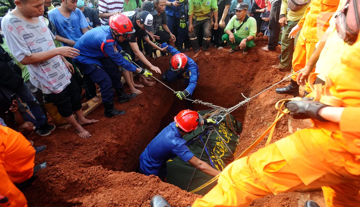 Terkait infeksi kaki yang terjadi, dijelaskan bahwa kondisi imun Fajri sudah menurun. Maka dari itu, kuman-kuman di sekitar yang biasanya tidak memberi dampak buruk pada orang pada umumnya akan berdampak serius pada Fajri. (merdeka.com/Arie Basuki)