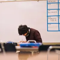 Ilustrasi siswa sekolah di Jepang. Sumber foto: unsplash.com/Jeswin Thomas.