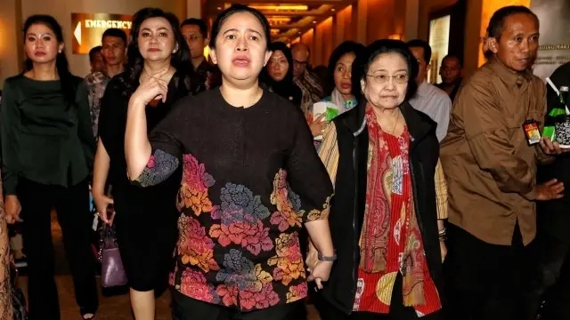 Momen Megawati dan Puan Maharani Nobar Nagabonar (sumber: Liputan6.com/JohanTallo)