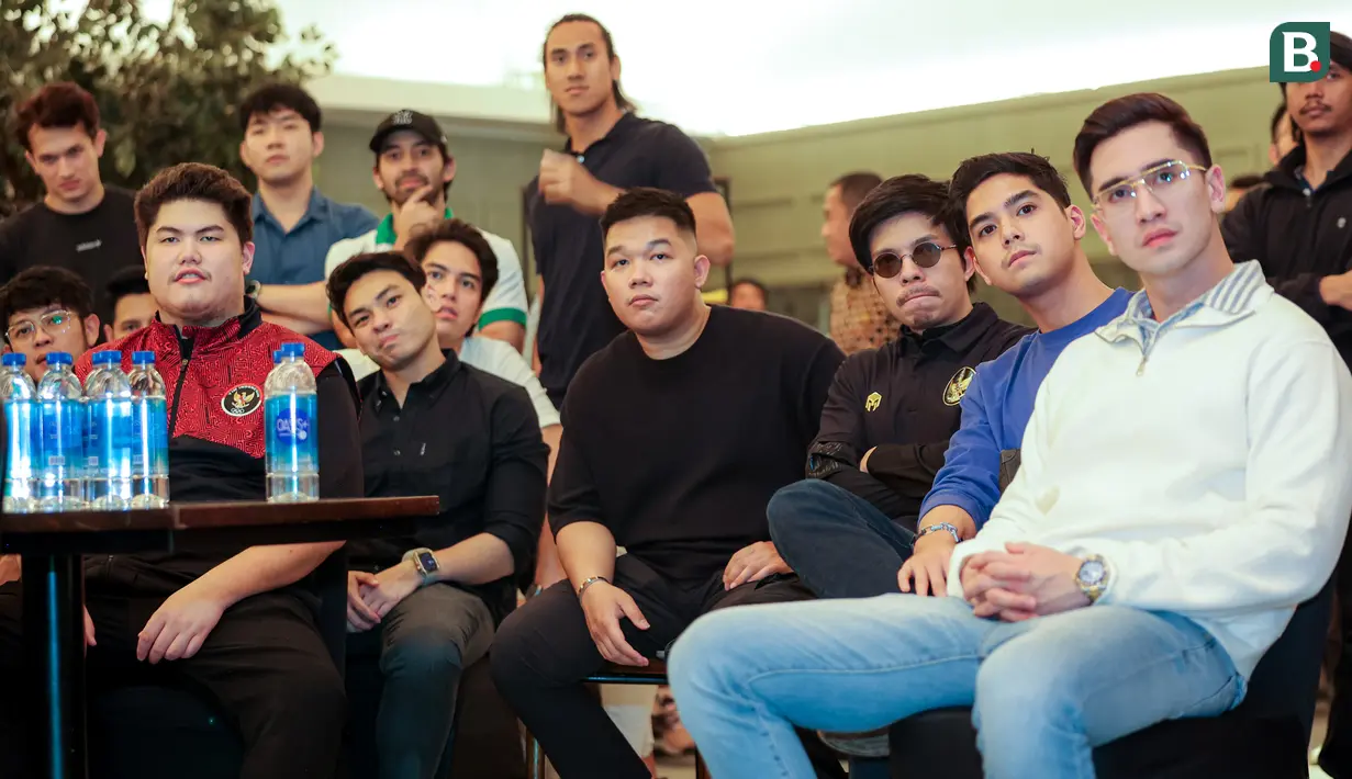 <p>Sejumlah selebritas dan influencer hadir dalam acara nonton bareng laga Grup D Piala Asia 2023 antara Timnas Indonesia melawan Irak di Senayan Avenue, Senayan, Jakarta, Senin (15/01/2024) malam WIB. (Bola.com/Bagaskara Lazuardi)</p>
