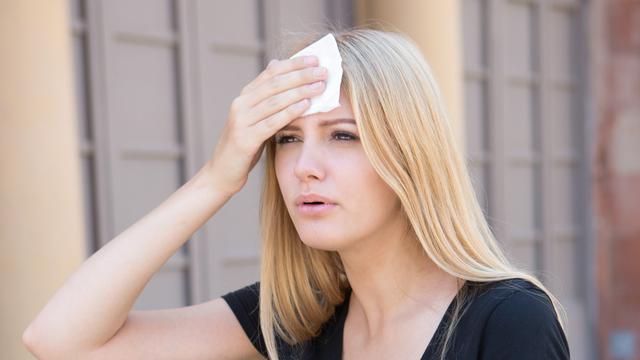 Inilah 5 Penyebab Dehidrasi Selain Udara Panas (Adam-Gregor/Shutterstock)