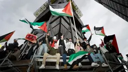 Polisi Toronto meningkatkan kehadirannya menjelang demonstrasi Israel dan Palestina, memperingatkan terhadap kebencian. (Arlyn McAdorey/The Canadian Press via AP)