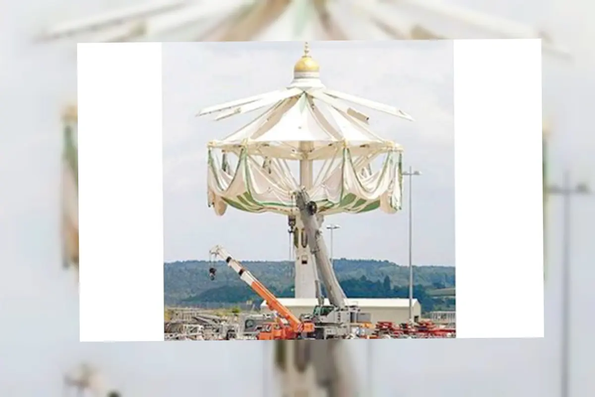 Masjidil Haram Pasang Payung Paling Besar di Dunia